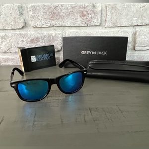 GREY JACK Classic Polarized Horn Rimmed Sunglasses